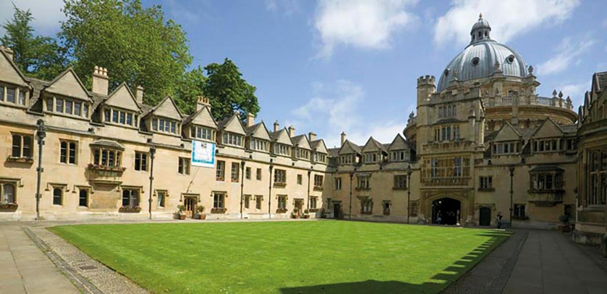 Uncover secret Oxford with a walking tour
