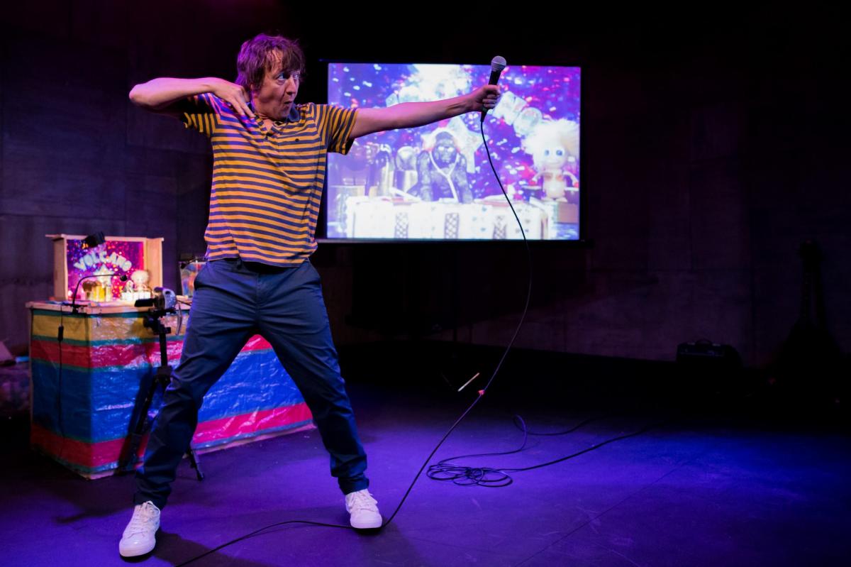 Kid Carpet brings his noisy animals for the ultimate family show