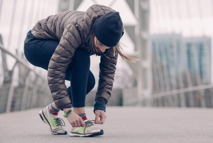 10 ways to stay on track with your fitness plan (despite the cold)